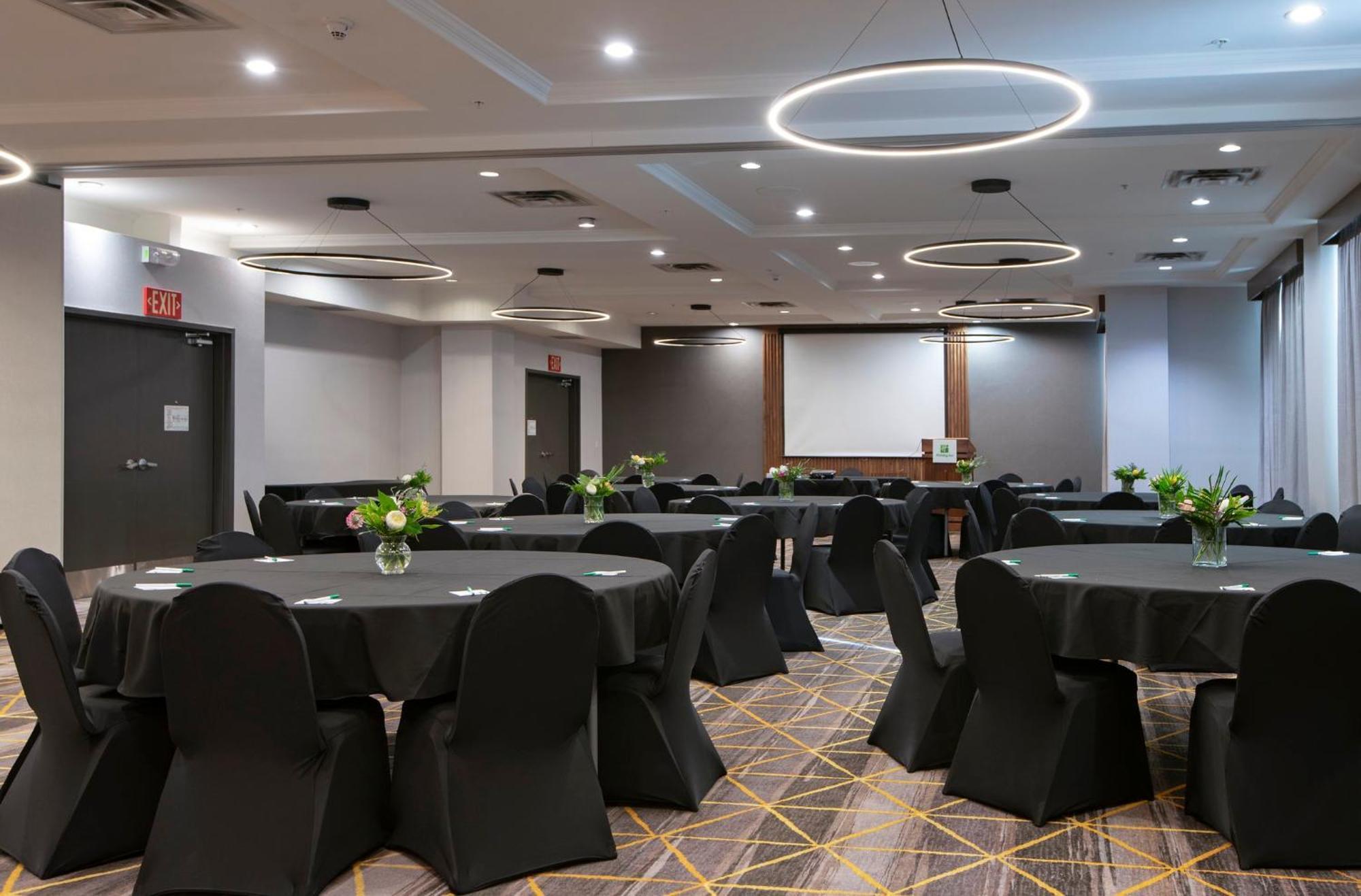 Holiday Inn Hotel And Suites-Kamloops By Ihg Esterno foto