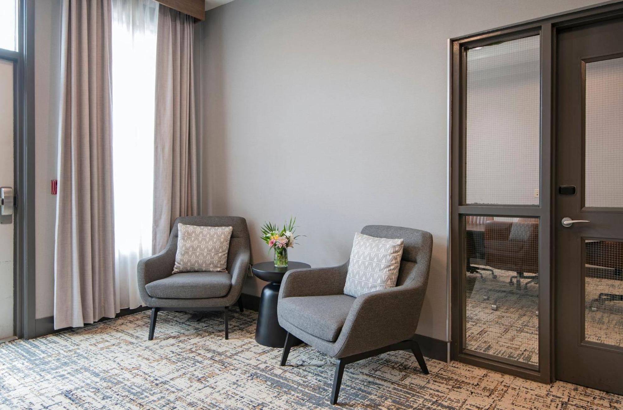 Holiday Inn Hotel And Suites-Kamloops By Ihg Esterno foto