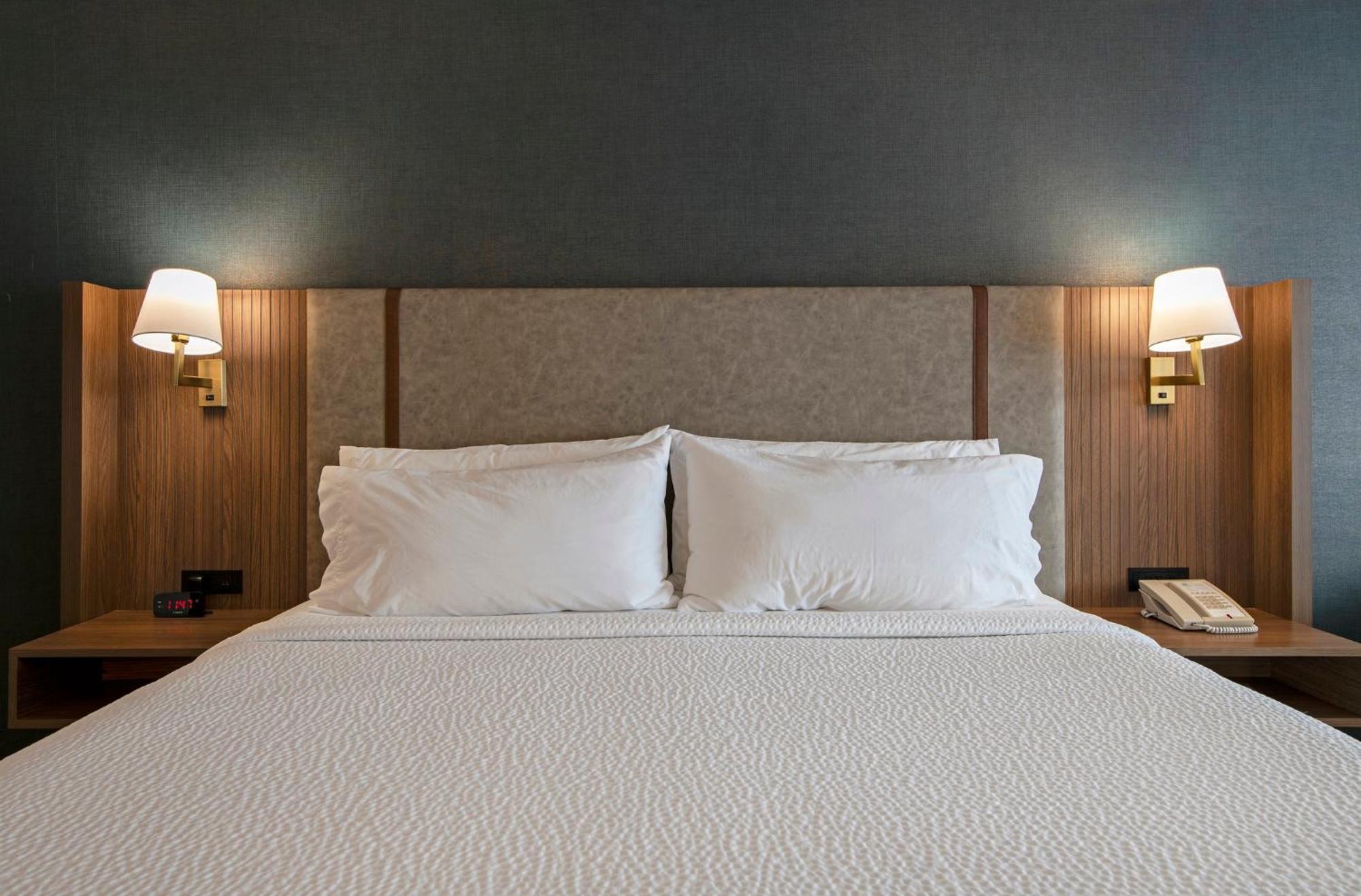 Holiday Inn Hotel And Suites-Kamloops By Ihg Esterno foto