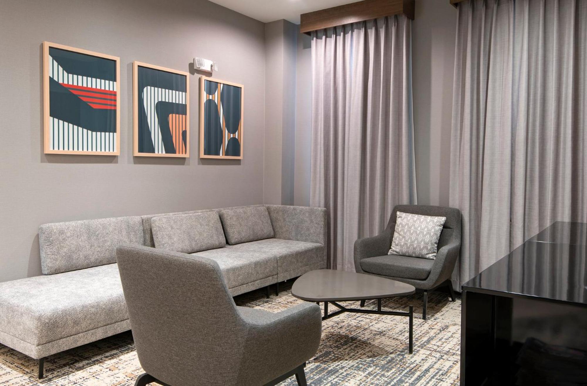 Holiday Inn Hotel And Suites-Kamloops By Ihg Esterno foto